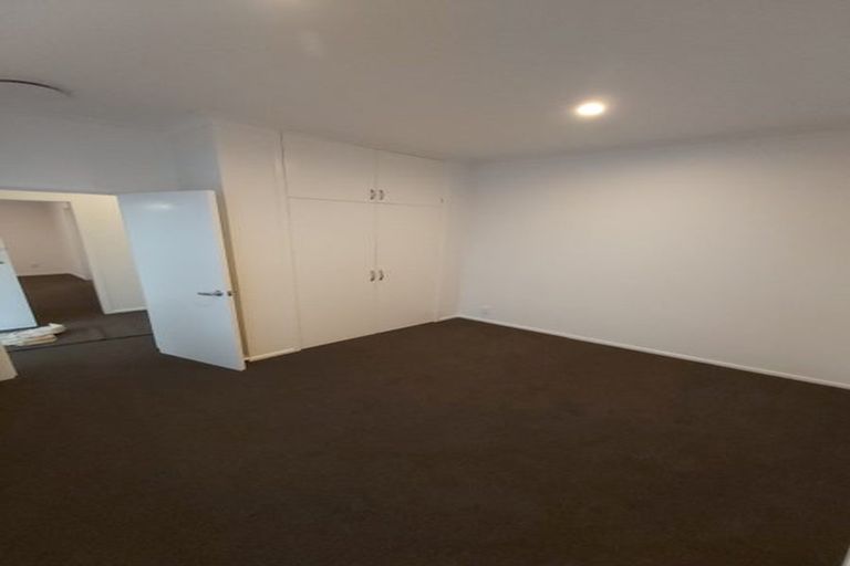 Photo of property in 6 Queens Road, Glen Avon, New Plymouth, 4312