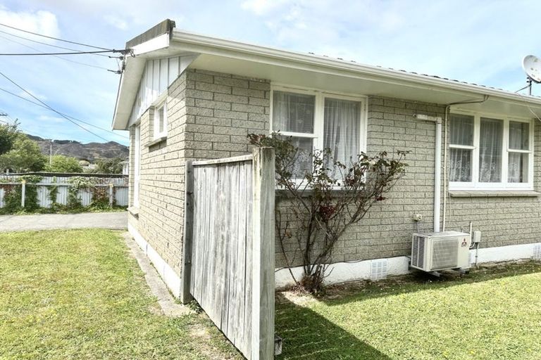 Photo of property in 1-3/18 Bristol Street, Trentham, Upper Hutt, 5018