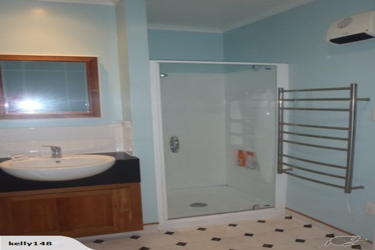 Photo of property in 57 Bedford Street, Northland, Wellington, 6012