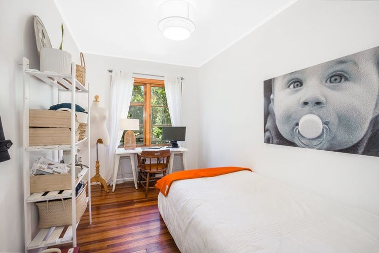 Photo of property in 63 Airlie Road, Plimmerton, Porirua, 5026