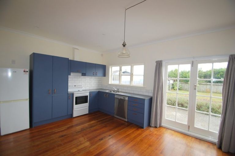 Photo of property in 77 Bell Road, Waiwhetu, Lower Hutt, 5010