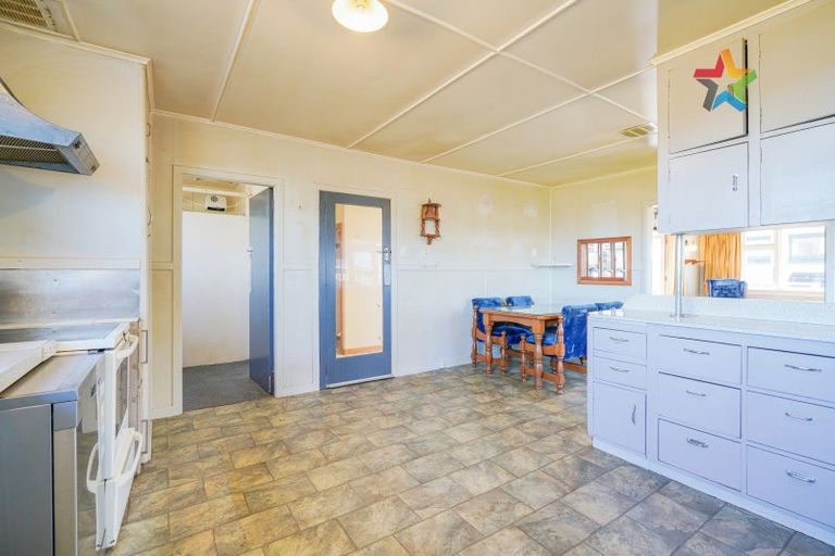 Photo of property in 37 Papatotara Road, Tuatapere, 9620