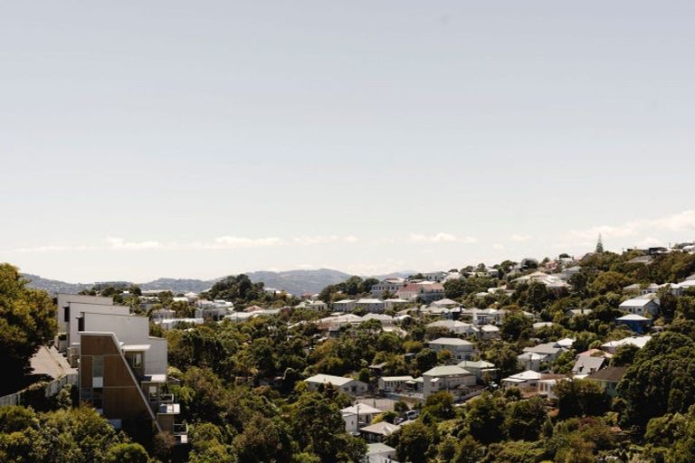 Photo of property in 6/69 Tiketike Way, Brooklyn, Wellington, 6021