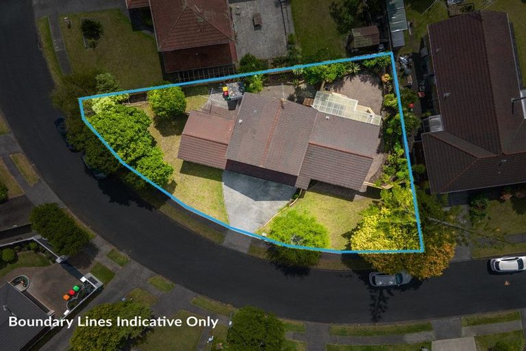 Photo of property in 19 Cornelian Crescent, Half Moon Bay, Auckland, 2012