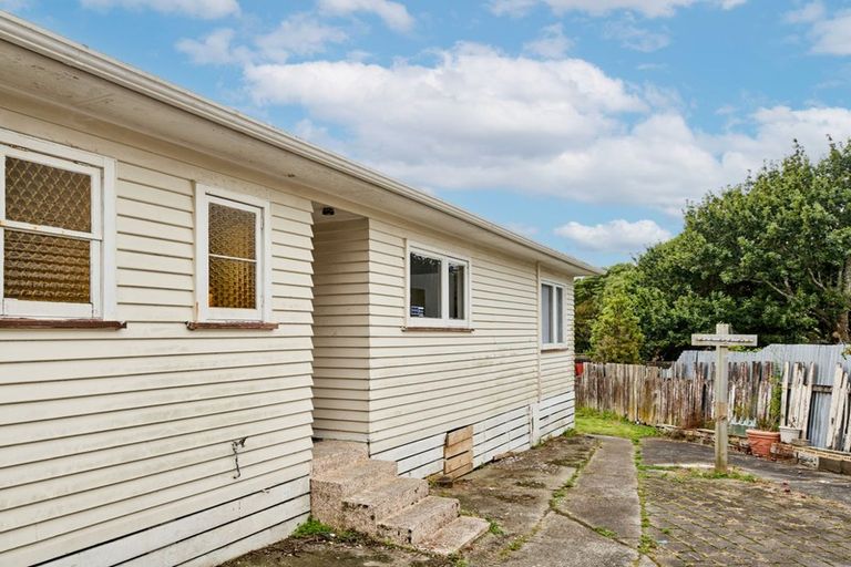 Photo of property in 5 Puriri Street, Wainuiomata, Lower Hutt, 5014