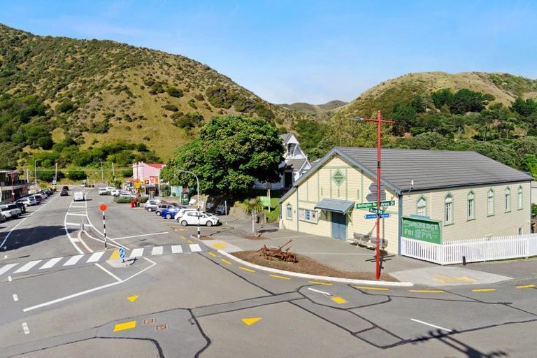 Photo of property in 17 Beach Road, Paekakariki, 5034