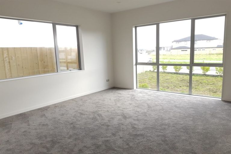 Photo of property in 6 Rauaruhe Road, Karaka, Papakura, 2113