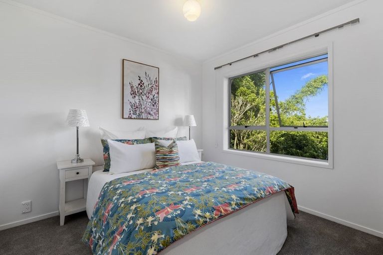 Photo of property in 2/22 Peach Road, Glenfield, Auckland, 0629