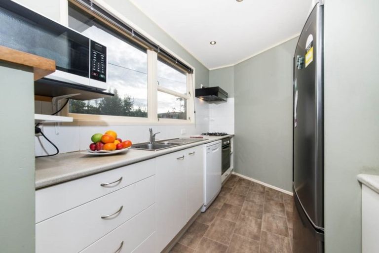 Photo of property in 1/156 Carlisle Road, Northcross, Auckland, 0632