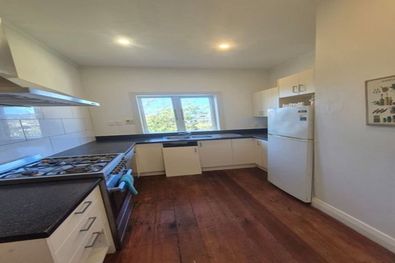 Photo of property in 7 Crawford Road, Kilbirnie, Wellington, 6022