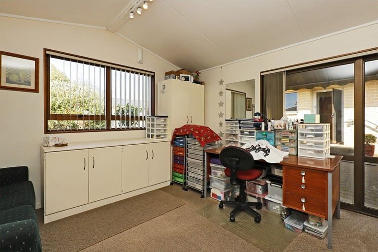 Photo of property in 4 Skerrett Crescent, Tamatea, Napier, 4112