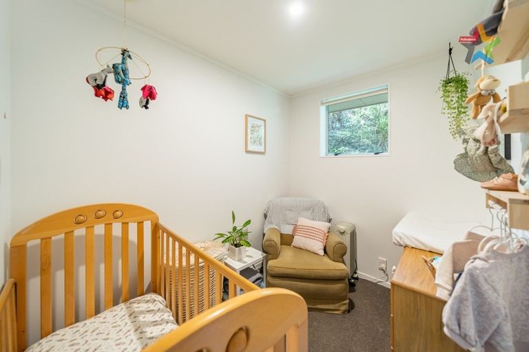 Photo of property in 1a Wyndham Road, Pinehaven, Upper Hutt, 5019