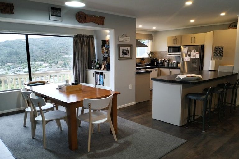 Photo of property in 27 Ngahere Street, Stokes Valley, Lower Hutt, 5019