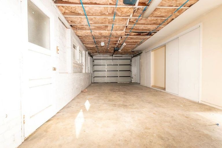 Photo of property in 6 Swanson Road, Henderson, Auckland, 0610