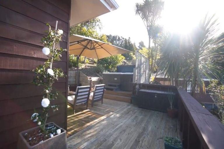 Photo of property in 2/36 Greenvalley Rise, Glenfield, Auckland, 0629