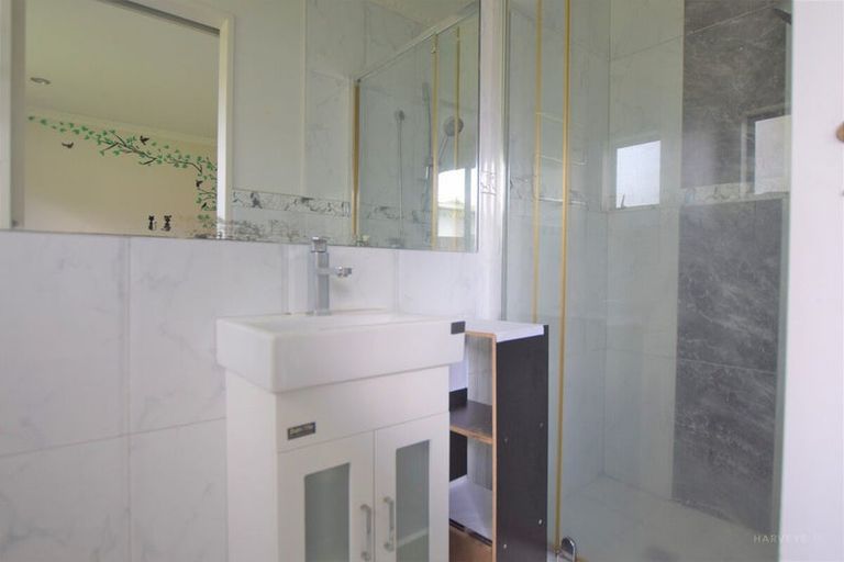 Photo of property in 16b Airdrie Road, Ranui, Auckland, 0612