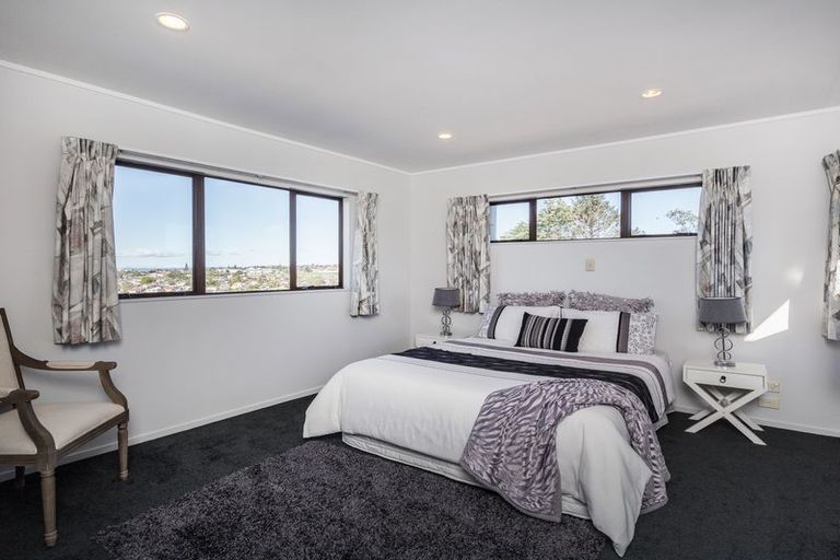 Photo of property in 27 Nirvana Way, Mount Roskill, Auckland, 1041
