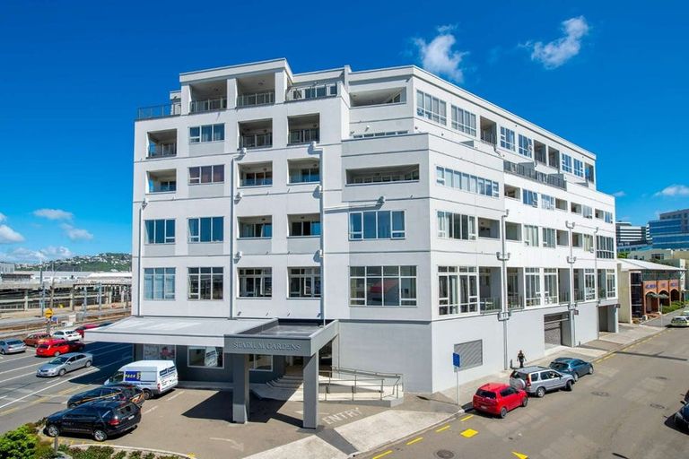 Photo of property in Stadium Garden Flats, 113/107 Thorndon Quay, Pipitea, Wellington, 6011