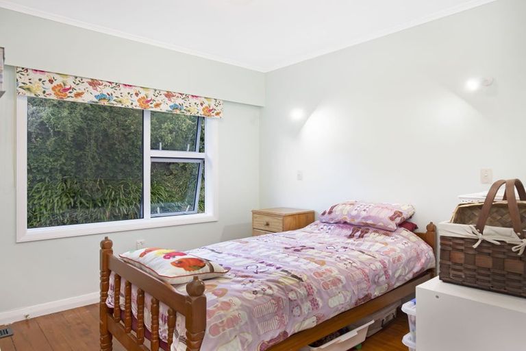 Photo of property in 13 Wilmshurst Place, Tawa, Wellington, 5028