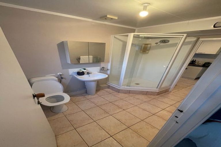 Photo of property in 2/54 Stapleford Crescent, Browns Bay, Auckland, 0630