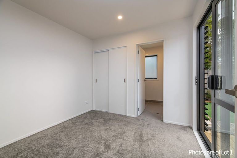 Photo of property in 5/17 Kingdale Road, Henderson, Auckland, 0610