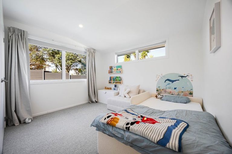 Photo of property in 34 Parr Terrace, Castor Bay, Auckland, 0620