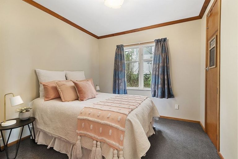 Photo of property in 15 Woodstock Terrace, Tawa, Wellington, 5028