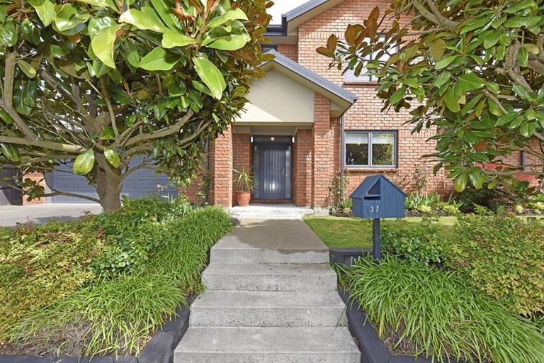 Photo of property in 37 Mcmahon Drive, Aidanfield, Christchurch, 8025
