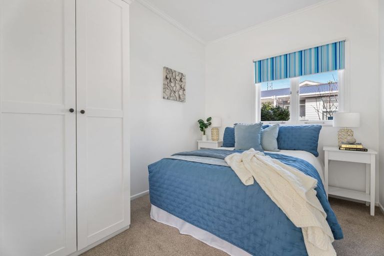 Photo of property in 90 Sandspit Road, Shelly Park, Auckland, 2014