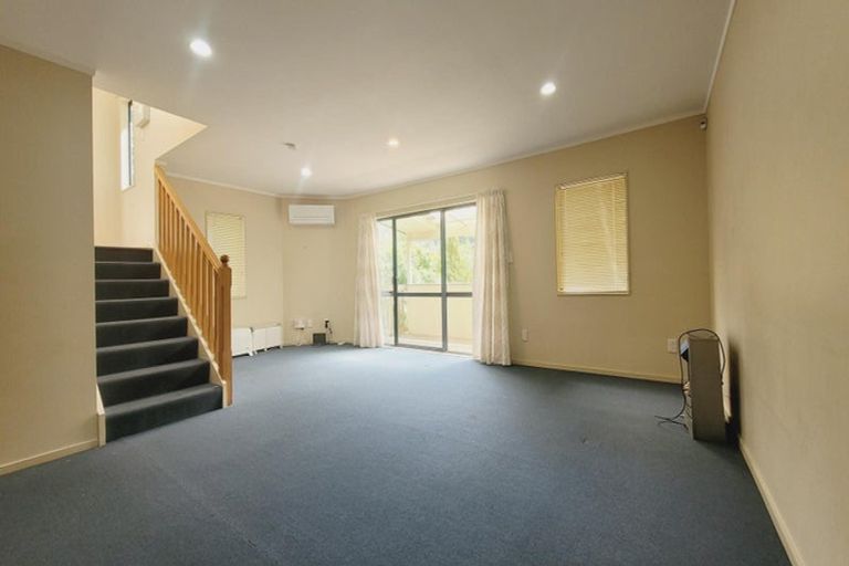 Photo of property in 35 Olivia Crescent, Tawa, Wellington, 5028