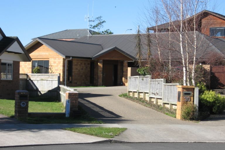 Photo of property in 30 Waipuna Place, Rototuna, Hamilton, 3210