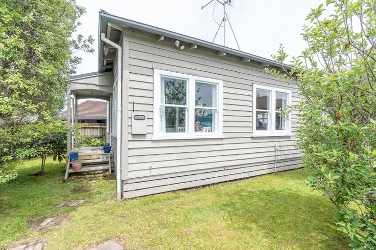 Photo of property in 1a Mahana Road, St Andrews, Hamilton, 3200