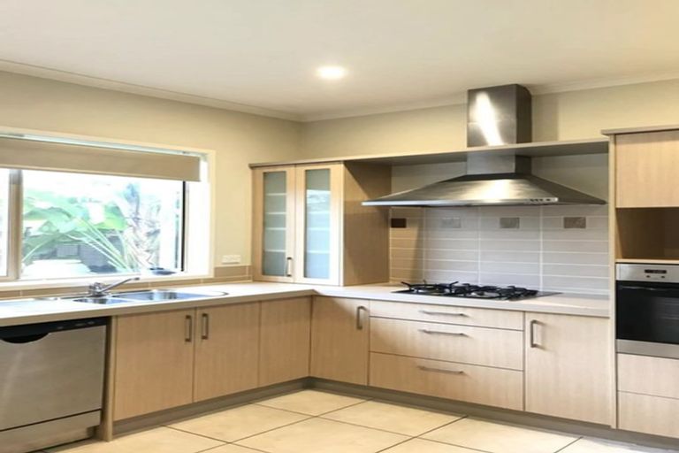 Photo of property in 3 Stornaway Drive, Flat Bush, Auckland, 2016
