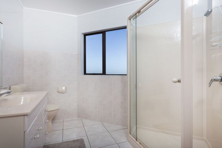 Photo of property in 27 Nirvana Way, Mount Roskill, Auckland, 1041