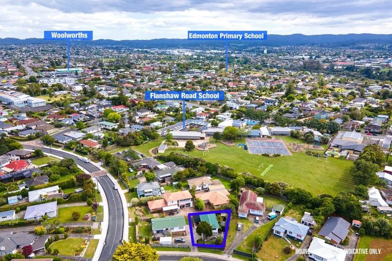 Photo of property in 2b Porter Avenue, Te Atatu South, Auckland, 0610