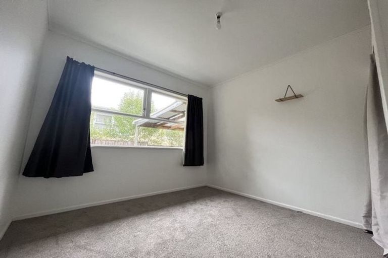 Photo of property in 52 Stottholm Road, Titirangi, Auckland, 0604