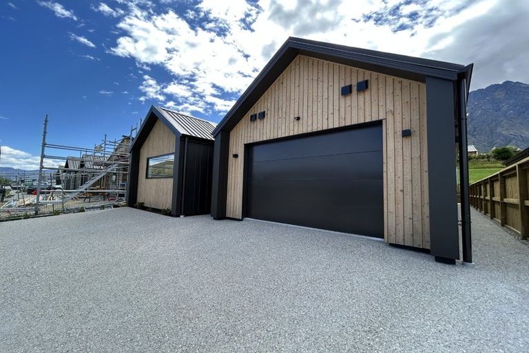 Photo of property in 63 Perendale Road, Jacks Point, 9371