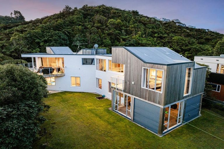 Photo of property in 73 Viewmont Drive, Harbour View, Lower Hutt, 5010