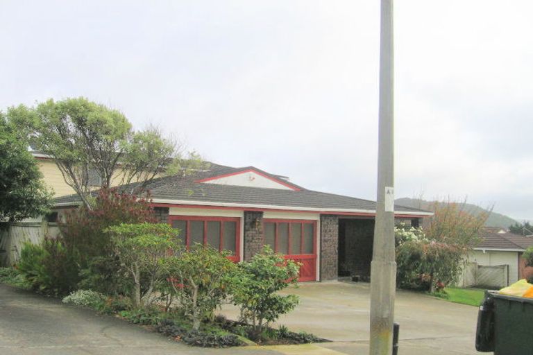 Photo of property in 16 Exploration Way, Whitby, Porirua, 5024