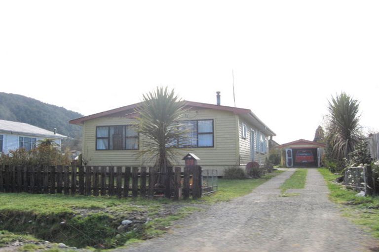 Photo of property in 33 Clifford Street, Blackball, 7804