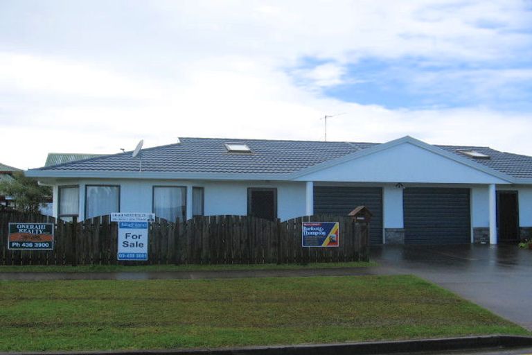Photo of property in 2/4 Raumati Crescent, Onerahi, Whangarei, 0110