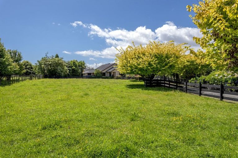 Photo of property in 64 Muhunoa Road West, Ohau, Levin, 5570