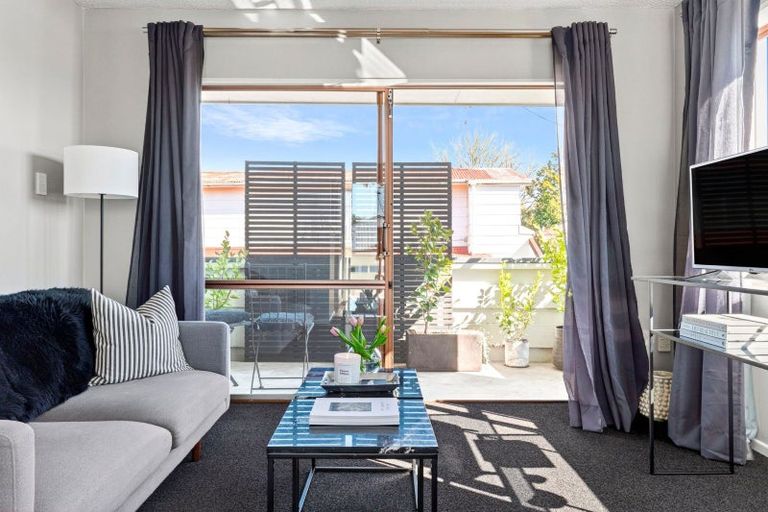 Photo of property in 6/14 Thornton Road, Cambridge, 3434