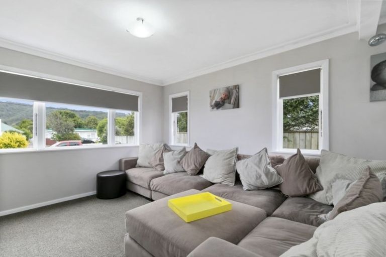 Photo of property in 19 Peel Place, Wainuiomata, Lower Hutt, 5014