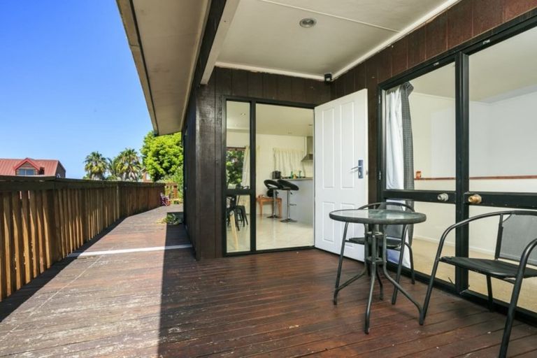 Photo of property in 10 Camilla Grove, Totara Vale, Auckland, 0629