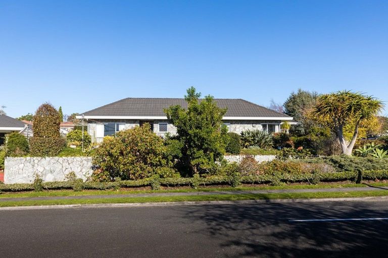 Photo of property in 166 Heta Road, Highlands Park, New Plymouth, 4312