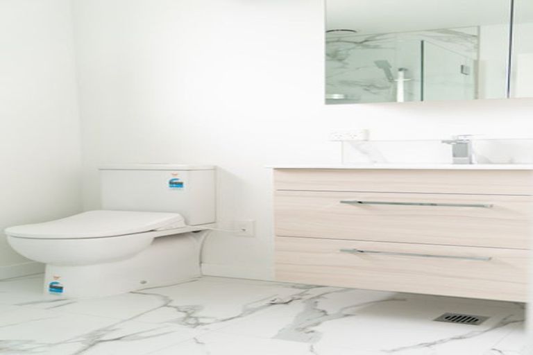 Photo of property in 52a Vodanovich Road, Te Atatu South, Auckland, 0610