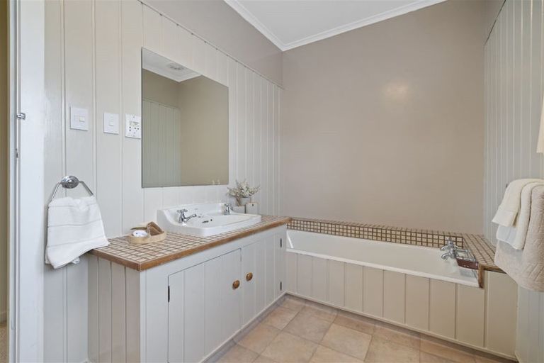 Photo of property in 296 College Street, West End, Palmerston North, 4410