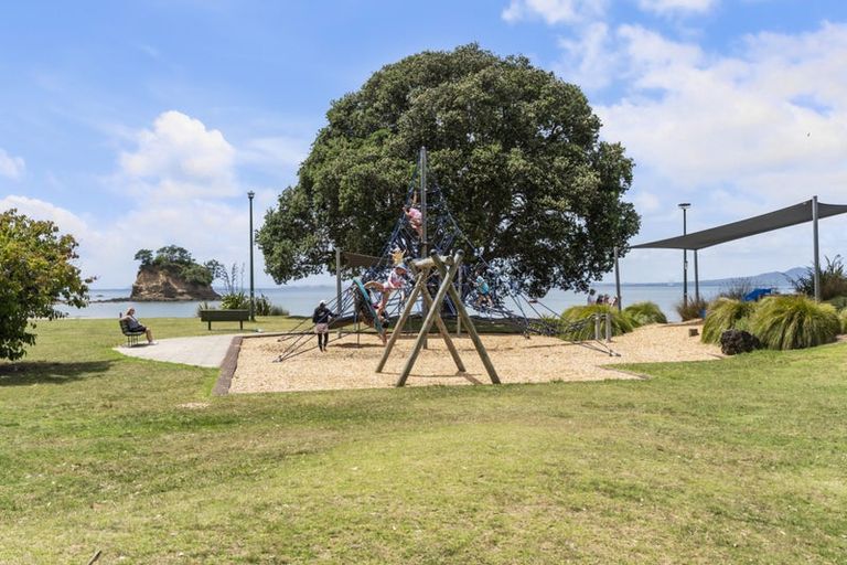 Photo of property in 2/29 Sealy Road, Torbay, Auckland, 0630