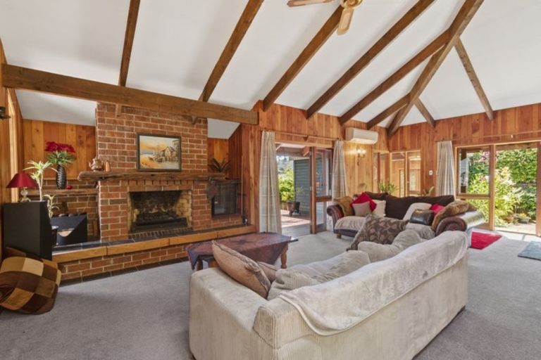 Photo of property in 5 Dalton Grove, Stokes Valley, Lower Hutt, 5019